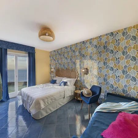 Hotel Lubrense Sorrento 3*